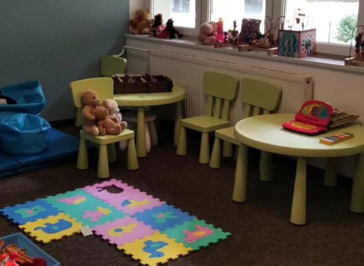 A wewnątrz budynku pokój zabaw - idealny na niepogodę