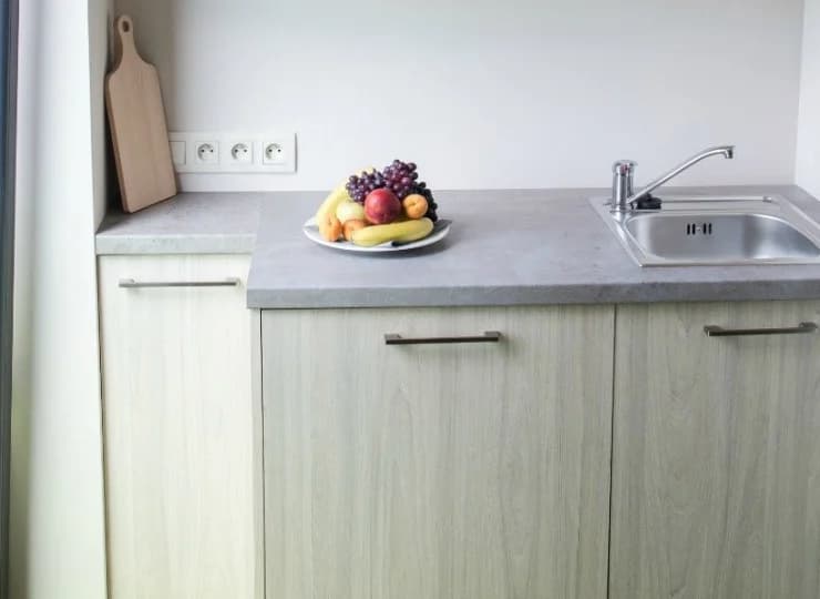 Każdy pokój wyposażony jest w mini aneks kuchenny z lodówką