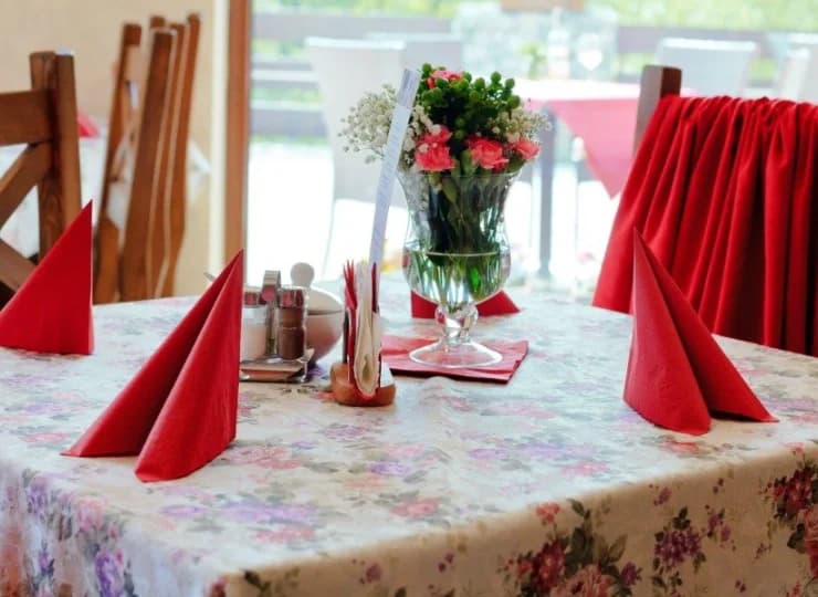 Serwowane są dania kuchni polskiej i regionalnej
