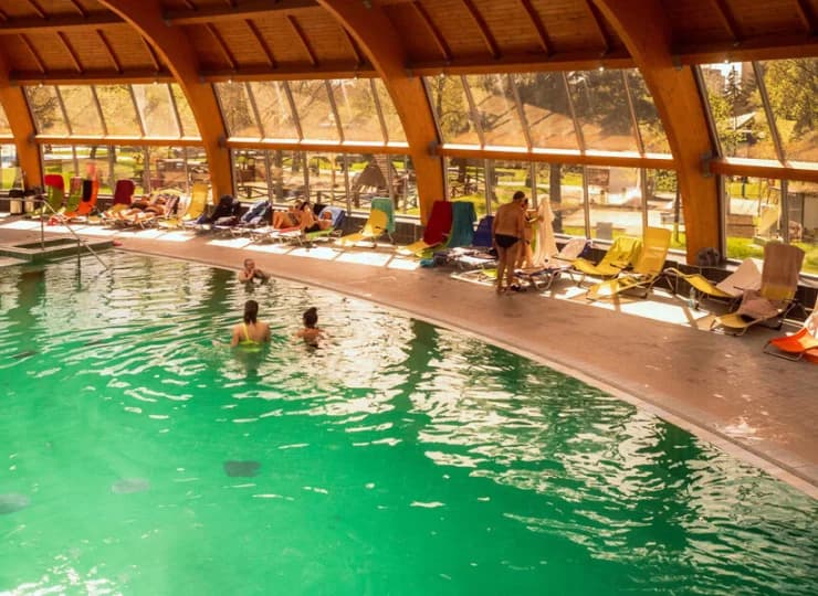 Aqua Palace ma 15 basenów, z których 8 znajduje się w świecie spa na parterze