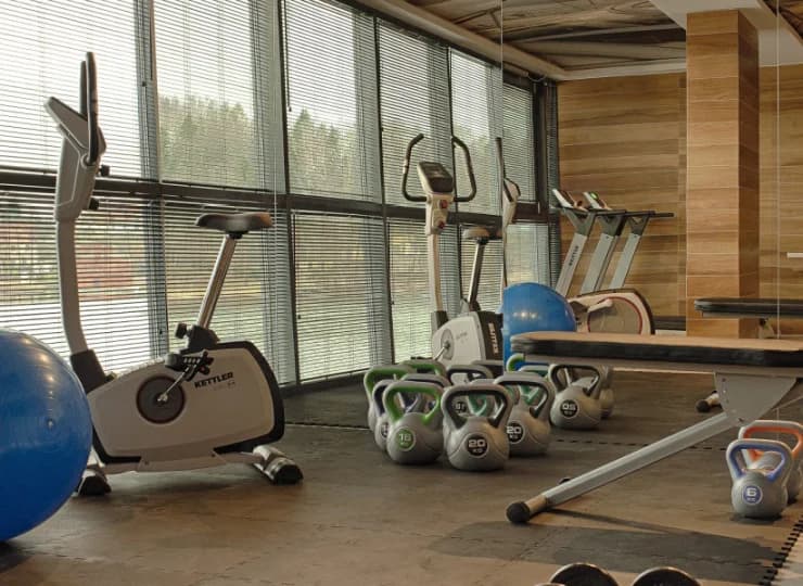 Dla aktywnych gości dostępna jest salka fitness