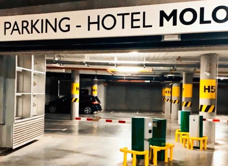 Hotel posiada parking w centrum Sopotu