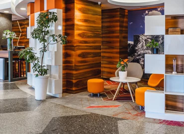 To nowoczesny miejski hotel z udogodnieniami dla podróżnych