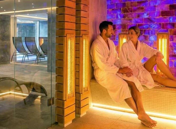 Goście mogą się relaksować w świecie saun