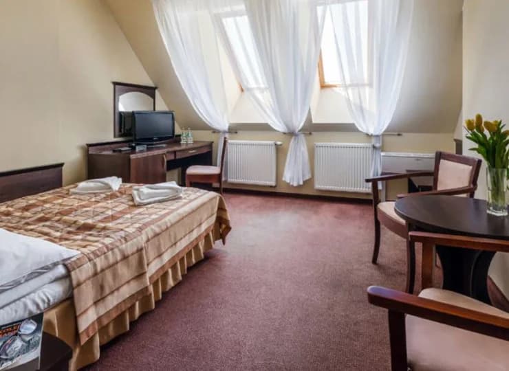 Oraz kameralne, ale wygodne pokoje klasy standard