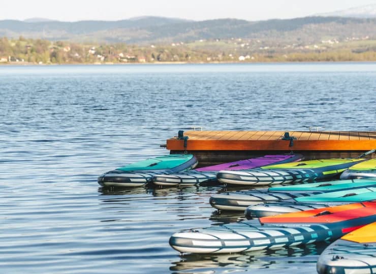 Jezioro Żywieckie znakomicie sprawdza się do uprawiania sportów wodnych