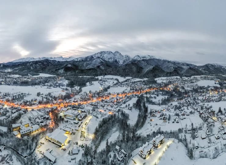 Rezydencja NOVA jest położona na ponad 1000 m n.p.m. w Kościelisku