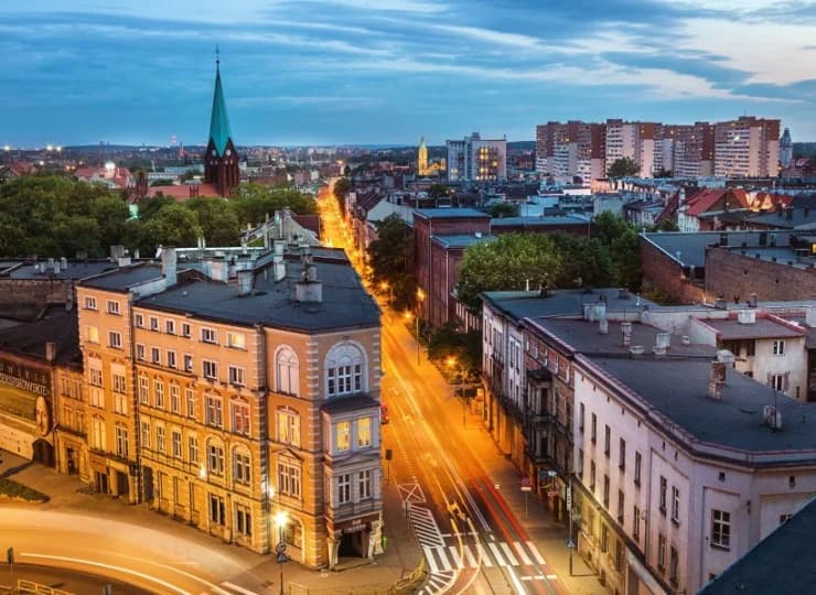 Focus Hotel Chorzów położony jest 2 km od centrum miasta
