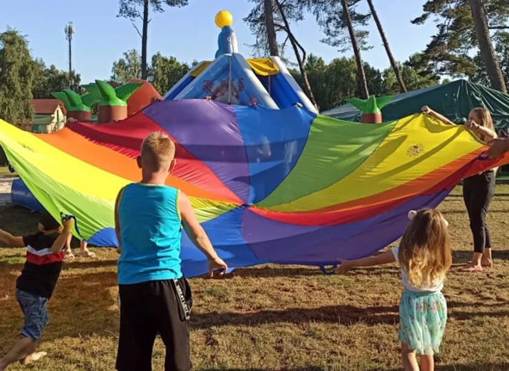 W wakacje są organizowane animacje dla dzieci