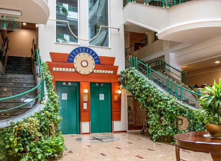 W hotelu są dostępne 2 windy