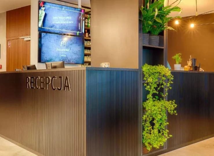 Recepcja hotelu pracuje całodobowo