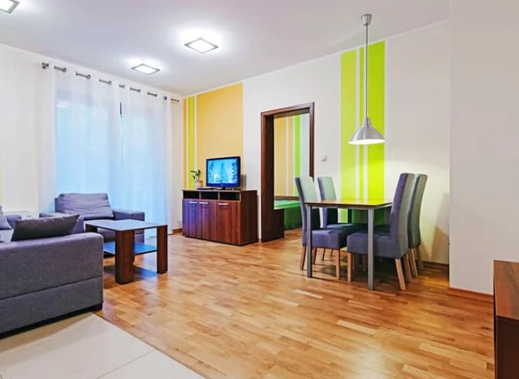 W wyposażeniu: TV, WiFi, żelazko