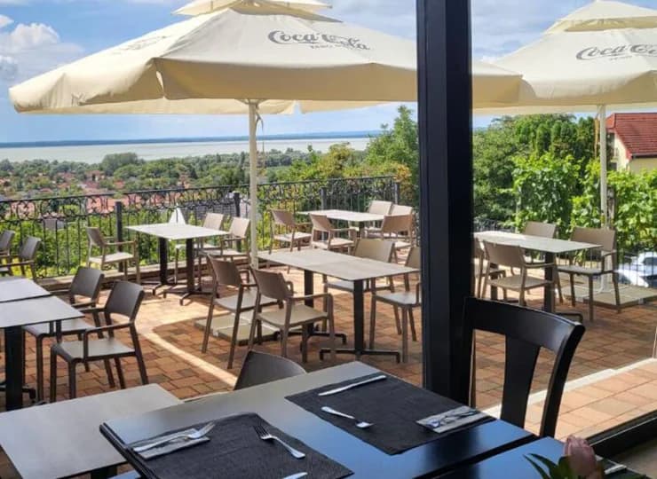 Restauracja z widokiem na Balaton