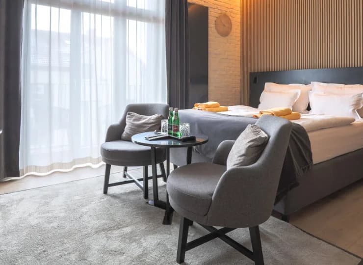 Dla Gości przygotowano przestronne i nowoczesne apartamenty