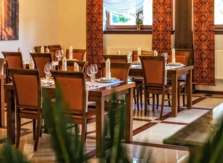 W obiekcie znajduje się klimatyczna restauracja