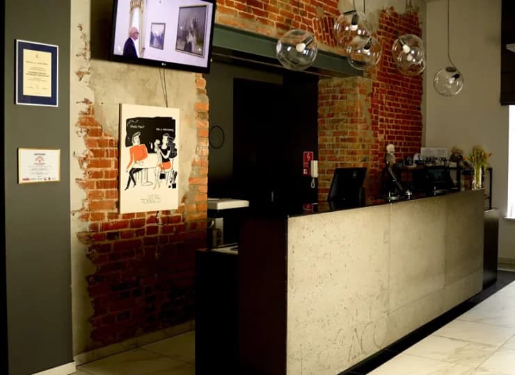 Recepcja Hotelu Tobaco jest dostępna przez całą dobę
