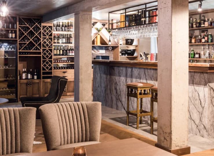 Nocny bar to świetne miejsce na wieczorną rozrywkę
