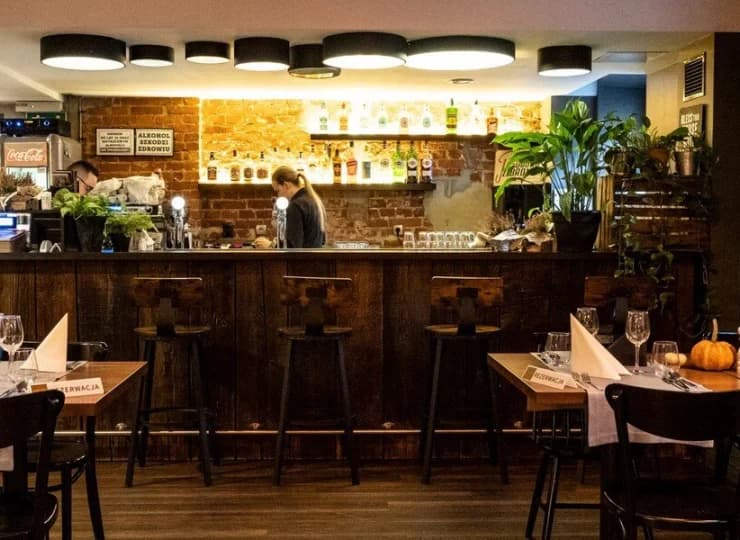 Nazwa restauracji nawiązuje do historii hotelu