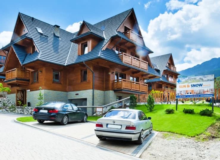 Kompleks budynków apartamentowych zlokalizowany u podnóża Góry Lipki