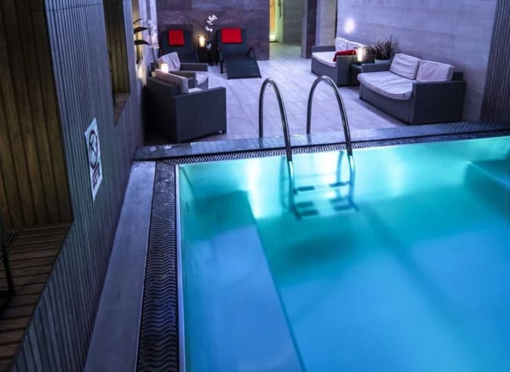 W strefie wellness znajduje się jacuzzi w Jakuszycach