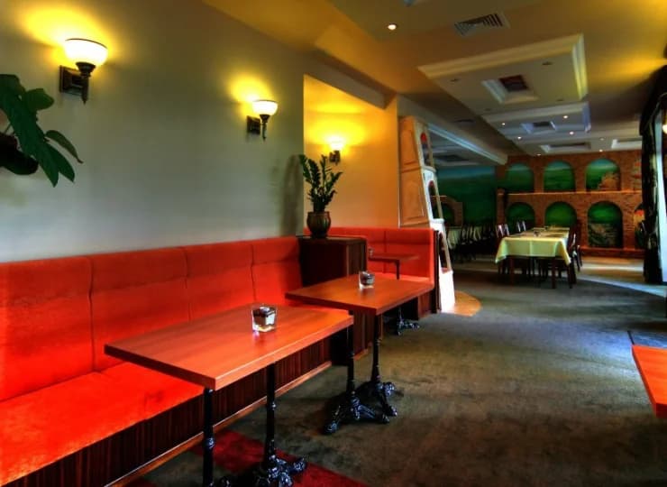 Do dyspozycji gości pozostaje także bar gdzie króluje aroma świeżo parzonej kawy
