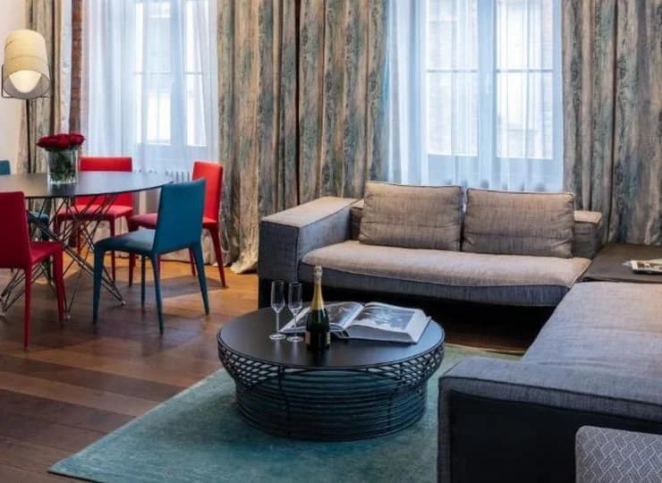 Apartament składa się z salonu i osobnej sypialni