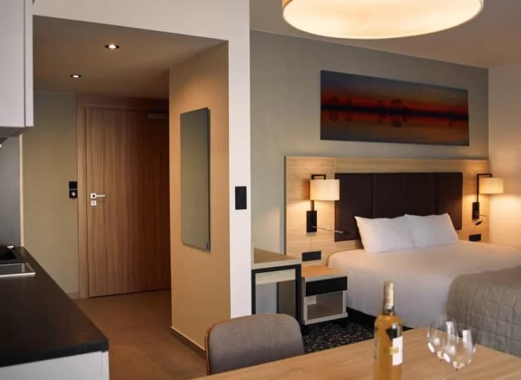 Każdy apartament posiada funkcjonalny, wyposażony aneks kuchenny