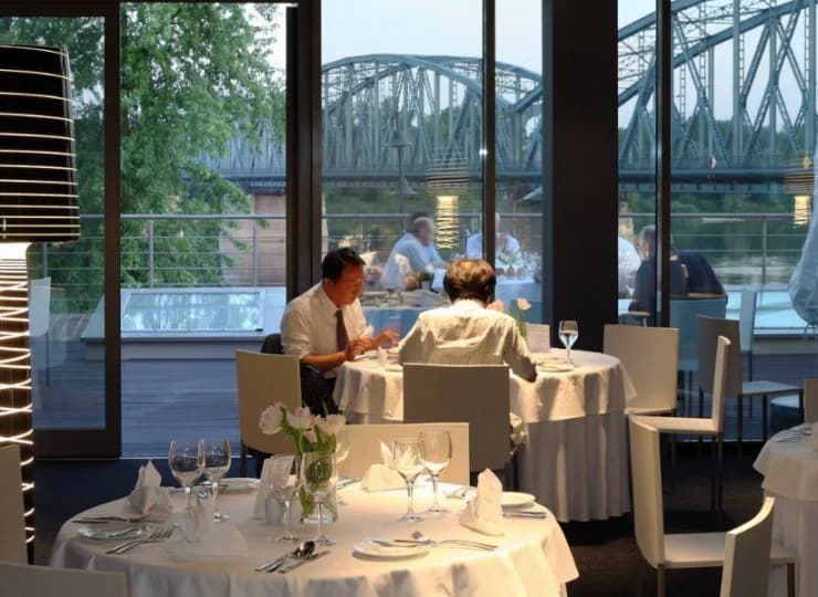 Różnorodne menu restauracji Bulwar tworzy doświadczony szef kuchni