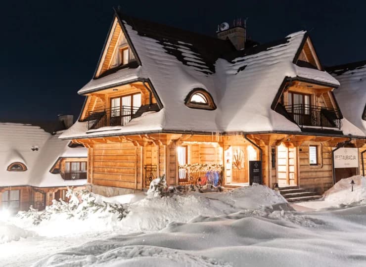 Rezydencja NOVA to stylowy przykład zakopiańskiej architektury