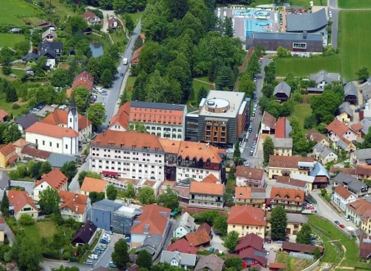 Malownicza okolica i bujność przyrody to największe atuty tej miejscowości