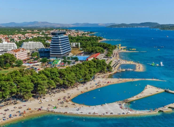 Hotel Olympia jest usytuowany 30 m od brzegu Adriatyku