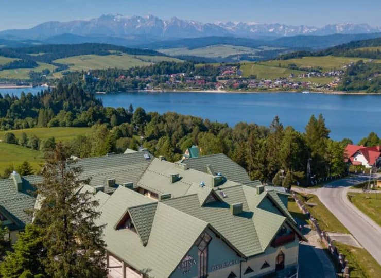 Obiekt Umina jest położony ponad doliną Dunajca z widokiem na Tatry