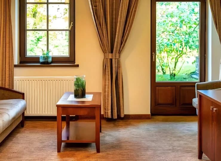 Niektóre także balkon albo wyjście do ogrodu