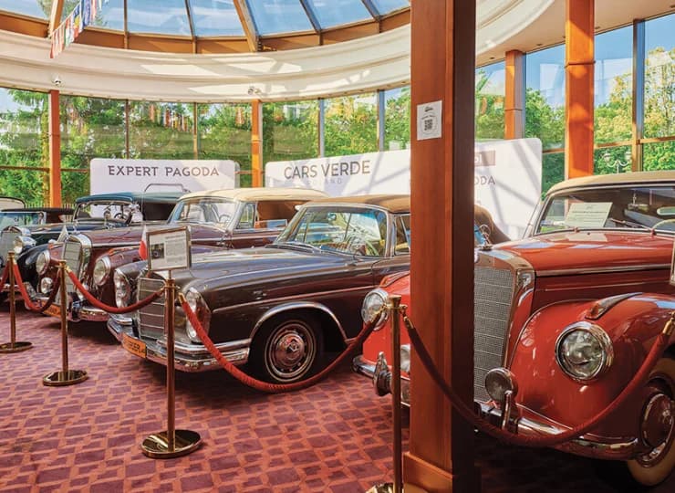 Unikalną atrakcją hotelu jest muzeum zabytkowych aut