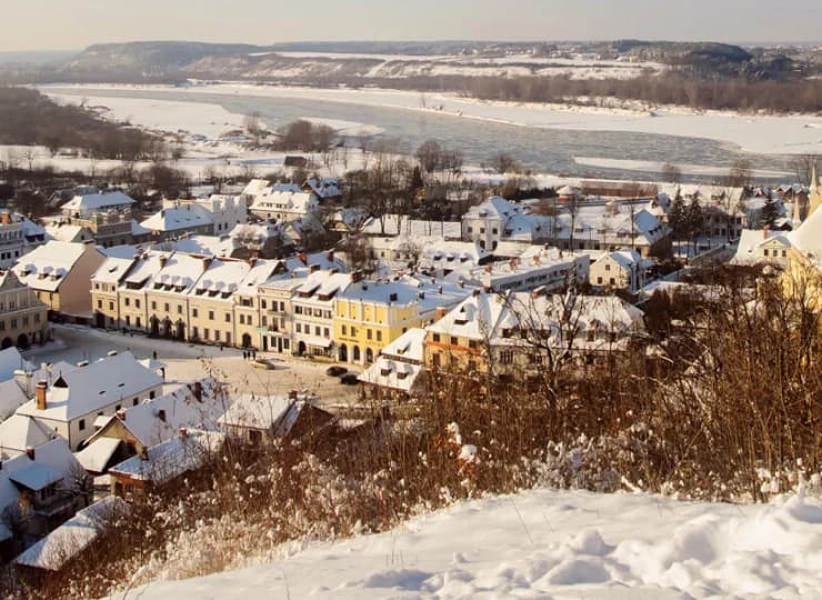 Kwadrans spacerem dzieli hotel od urokliwego rynku w Kazimierzu Dolnym