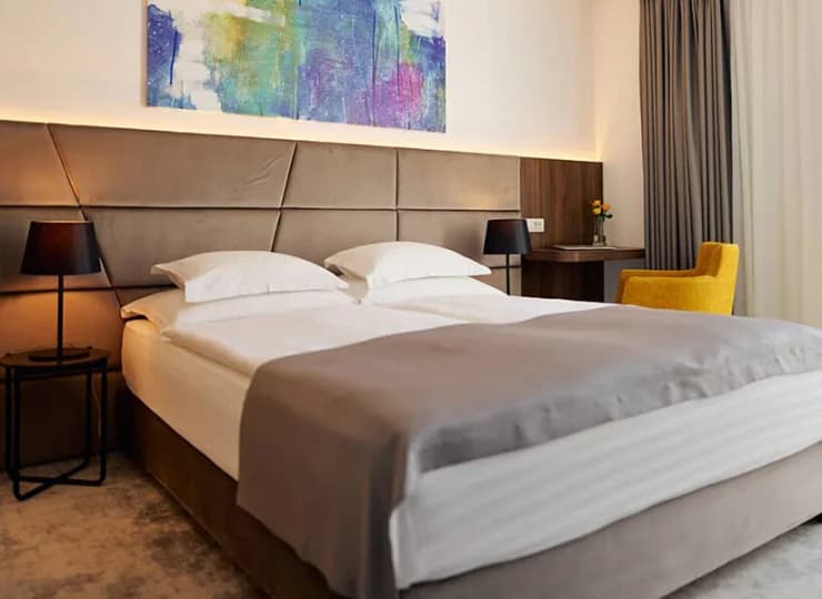 Hotel Paris**** znajduje się w chorwackiej nadmorskiej miejscowości Opatija