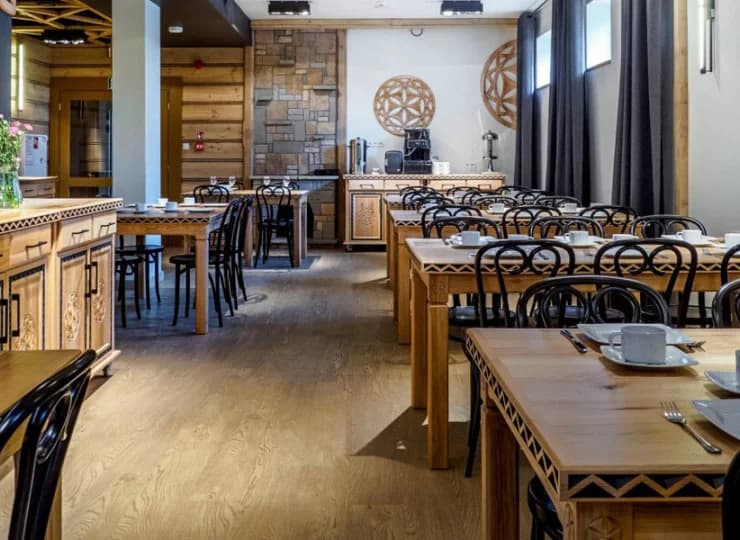 W Sienkiewiczówce mieści się stylowa sala restauracyjna