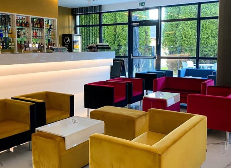 Resort posiada restaurację oraz Lobby bar