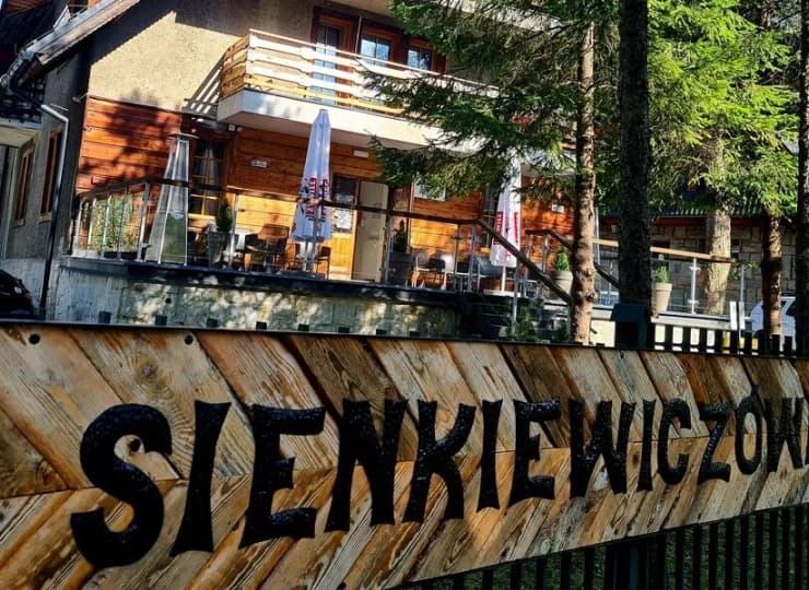 Willa Sienkiewiczówka oferuje noclegi w Zakopanem blisko Krupówek