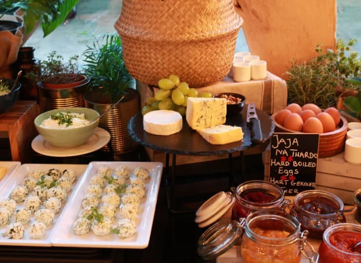 Bufet śniadaniowy w restauracji Menu Motto