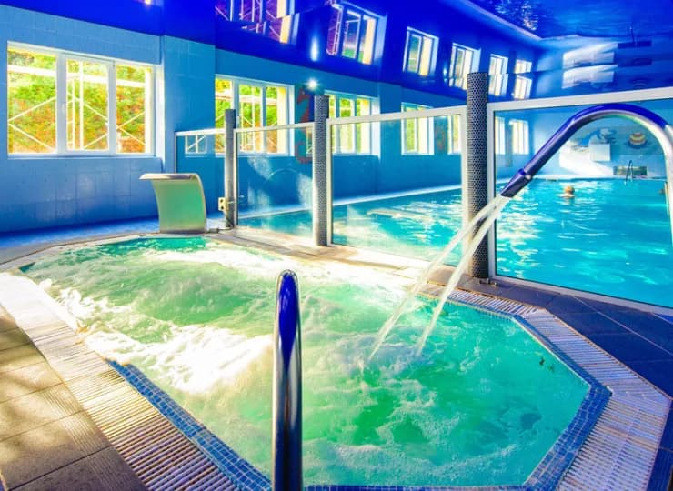 W strefie wellness znajduje się także wanna jacuzzi z hydromasażem