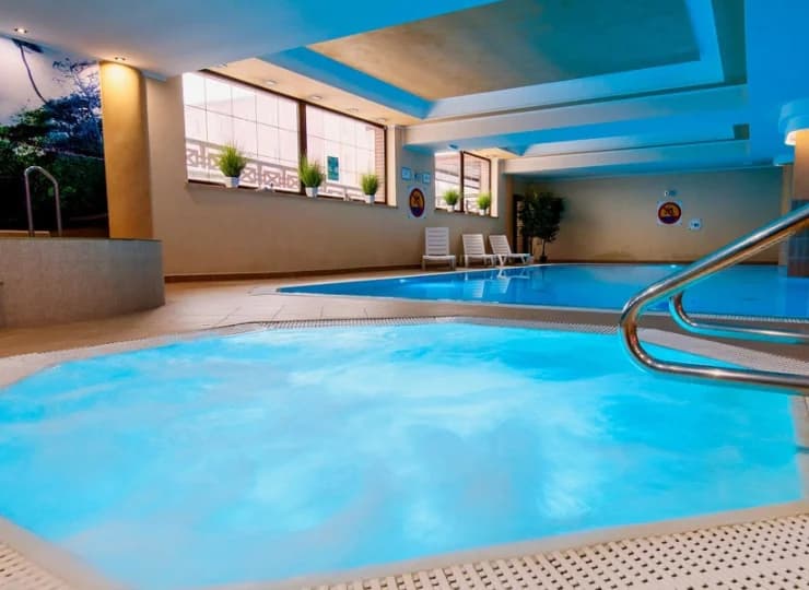 W strefie basenowej znajdują się także jacuzzi