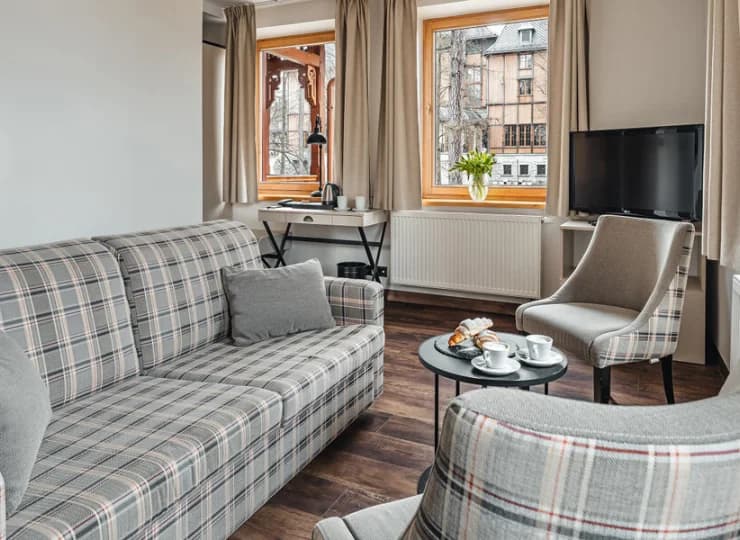 Rozkładana sofa może służyć jako miejsce noclegu dla dodatkowych 2 osób