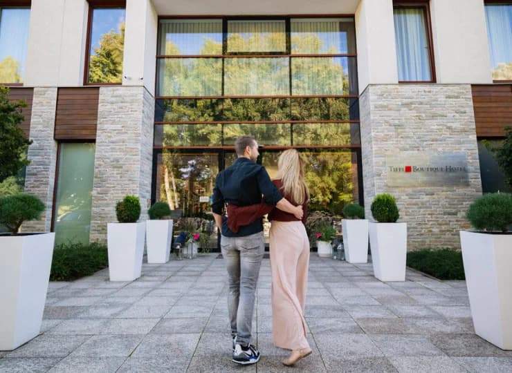 To elegancki, kameralny hotel wprost nad jeziorem