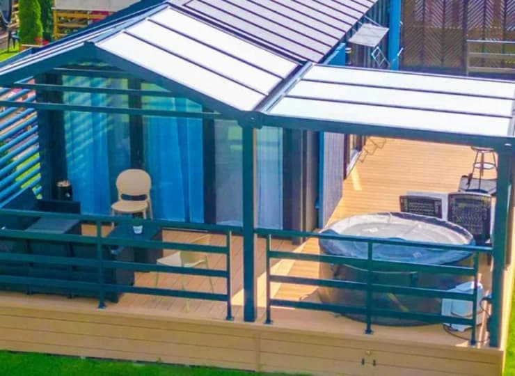 Domek Exclusive nr 10 VIP JACUZZI ma duży taras