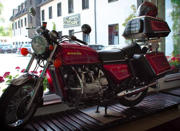 Hotel chętnie gości motocyklistów, ma dla nich specjalne udogodnienia