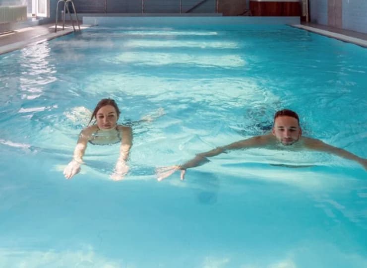 Hotel posiada także kryty basen i strefę wellness