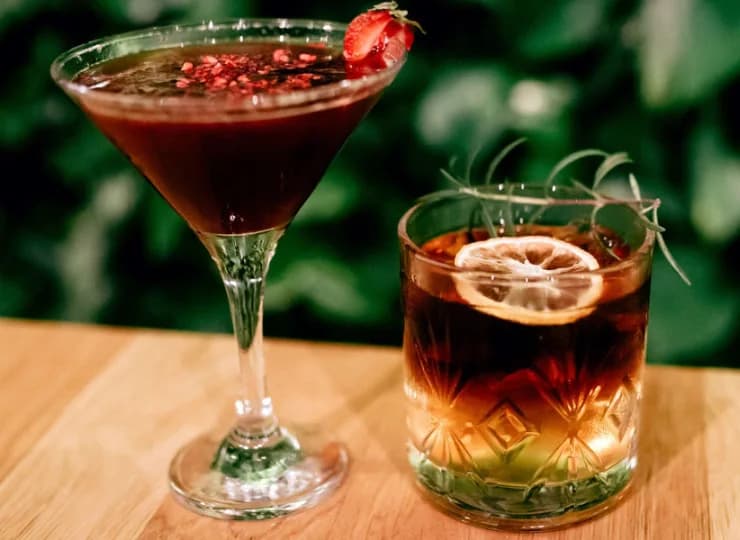 W Lobby barze można wypić dobrego drinka lub coś bezalkoholowego