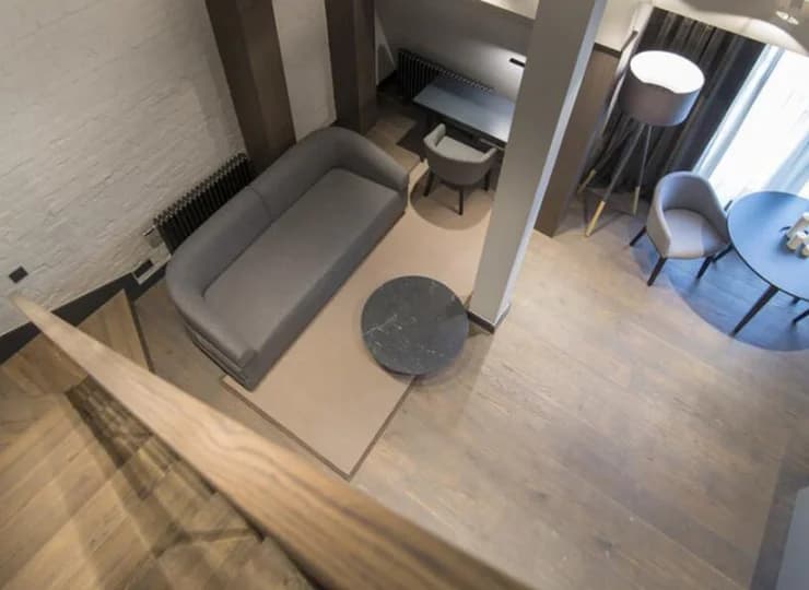 Dwupoziomowy apartament superior ma 47 m2