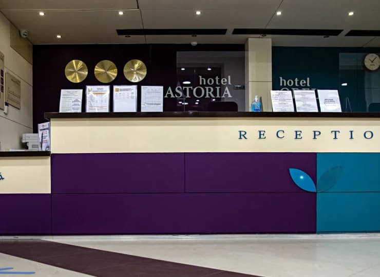 Recepcja Hotelu Orel *** jest dostępna całodobowo